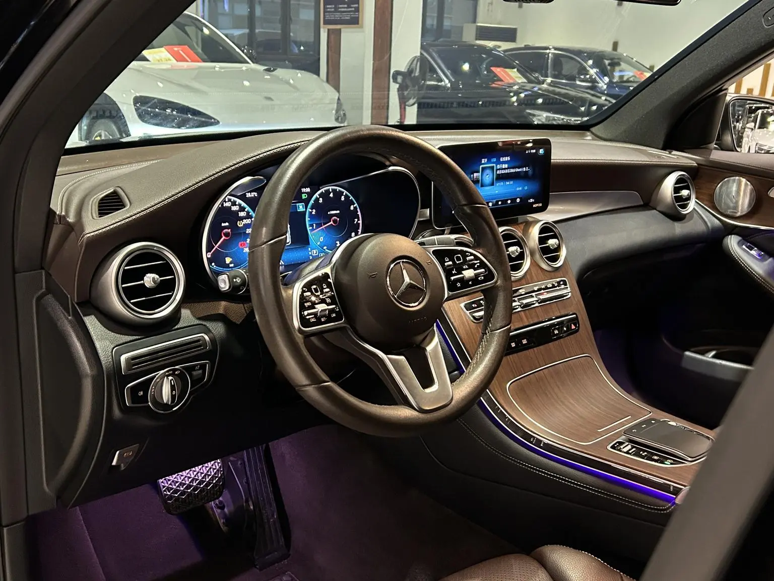 Mercedes-Benz GLC 2020 Facelift GLC 300 L 4MATIC Luxury