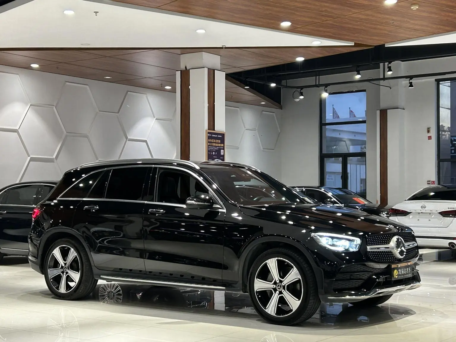 Mercedes-Benz GLC 2020 Facelift GLC 300 L 4MATIC Luxury