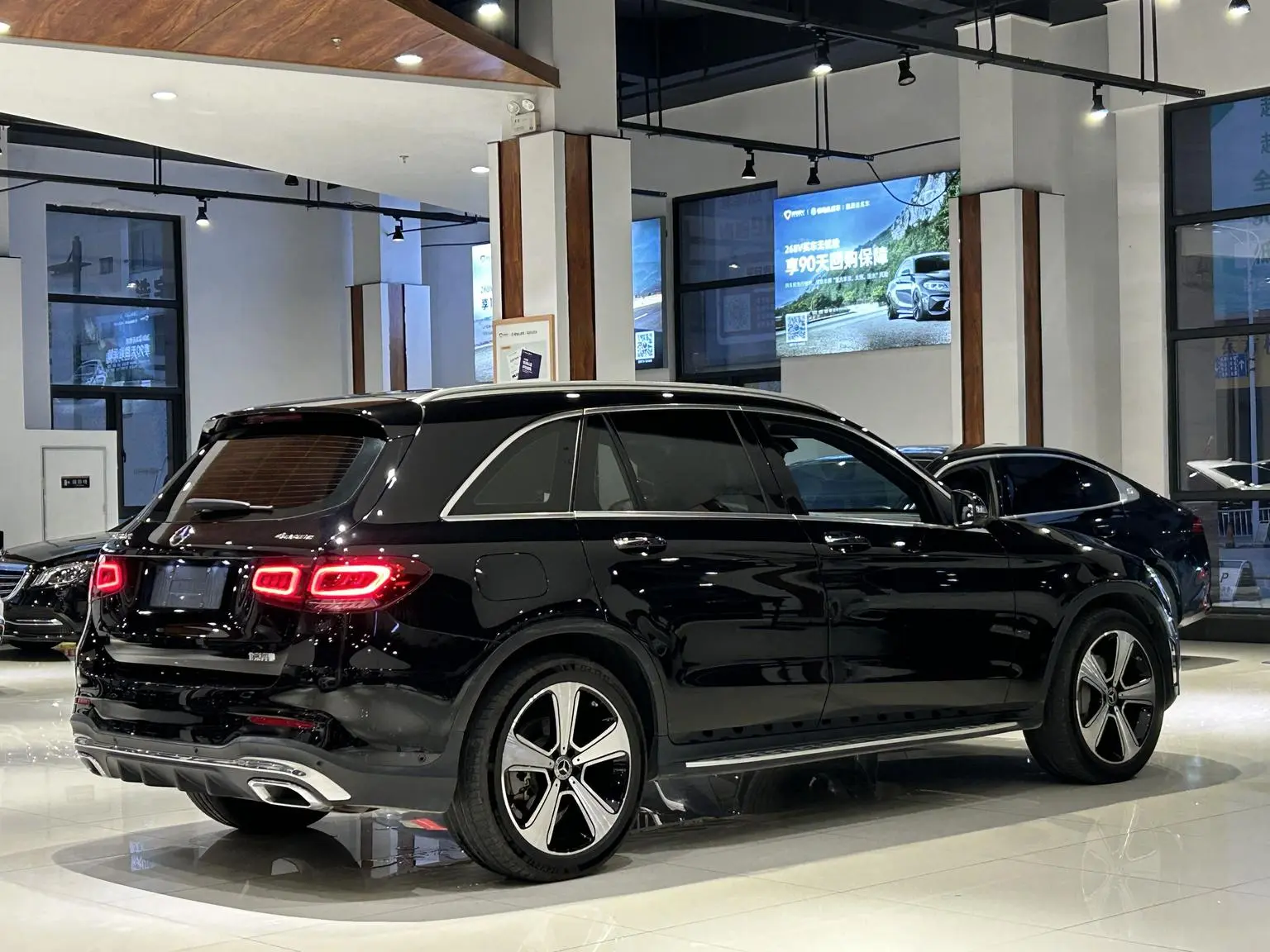 Mercedes-Benz GLC 2020 Facelift GLC 300 L 4MATIC Luxury
