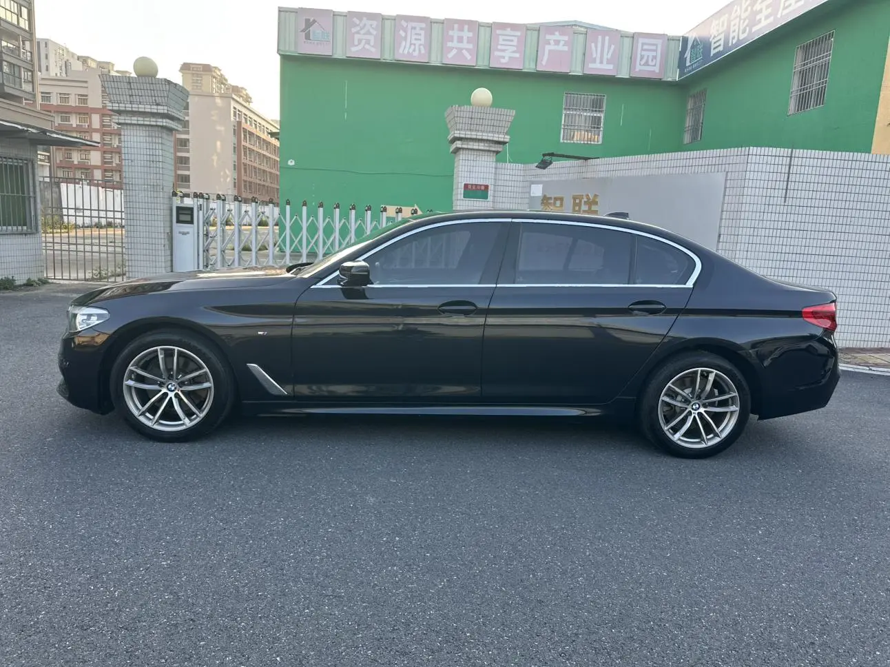 BMW 5 Series 2020 525Li M Sport Package