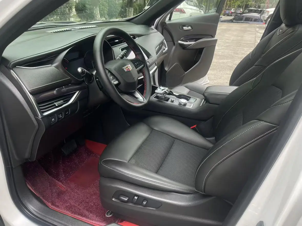 Cadillac XT4 2020 Facelift 28T 2WD Tech