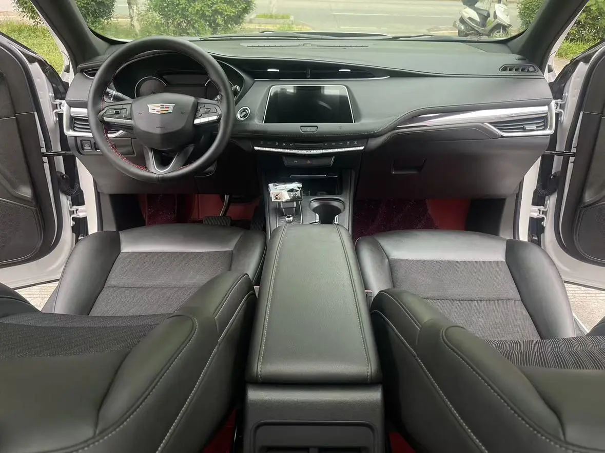 Cadillac XT4 2020 Facelift 28T 2WD Tech