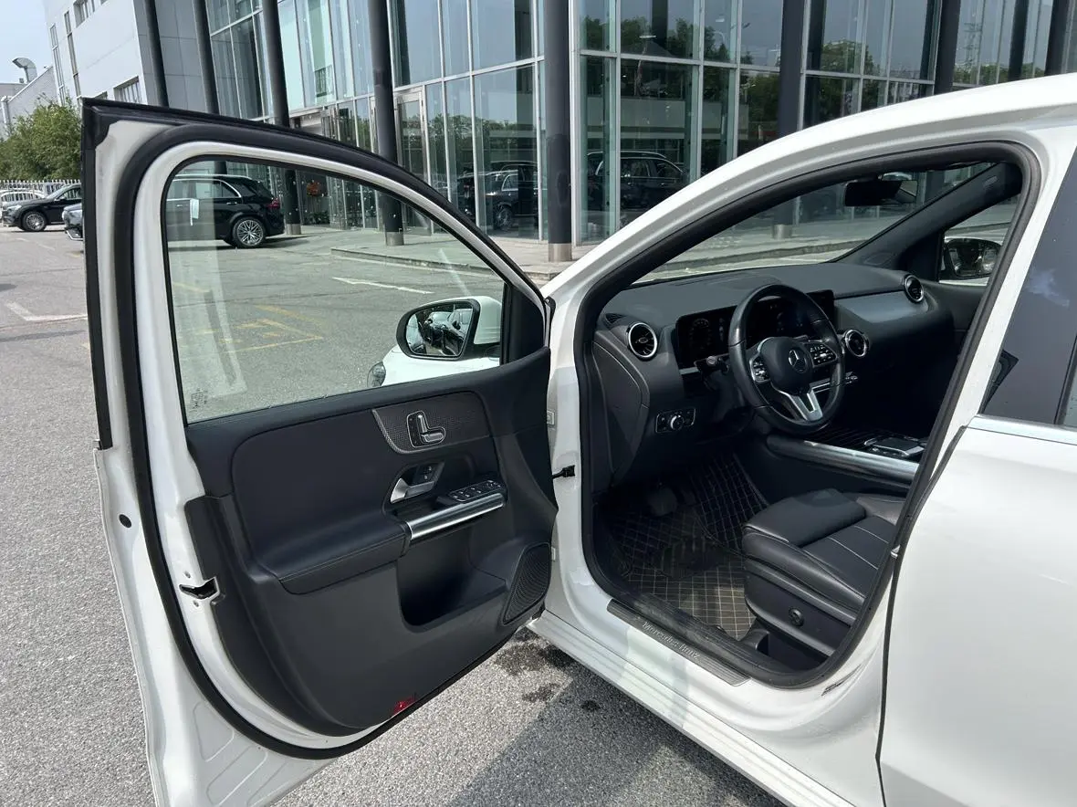 Mercedes-Benz B Class 2023 B 200 Fashion