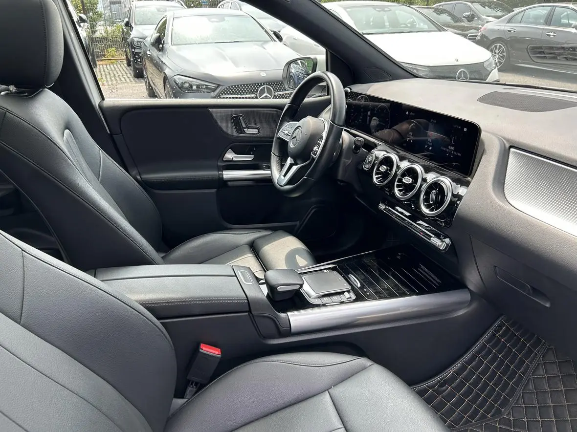 Mercedes-Benz B Class 2023 B 200 Fashion