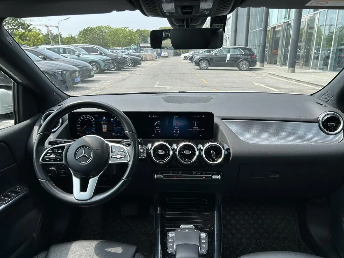 Mercedes-Benz B Class 2023 B 200 Fashion