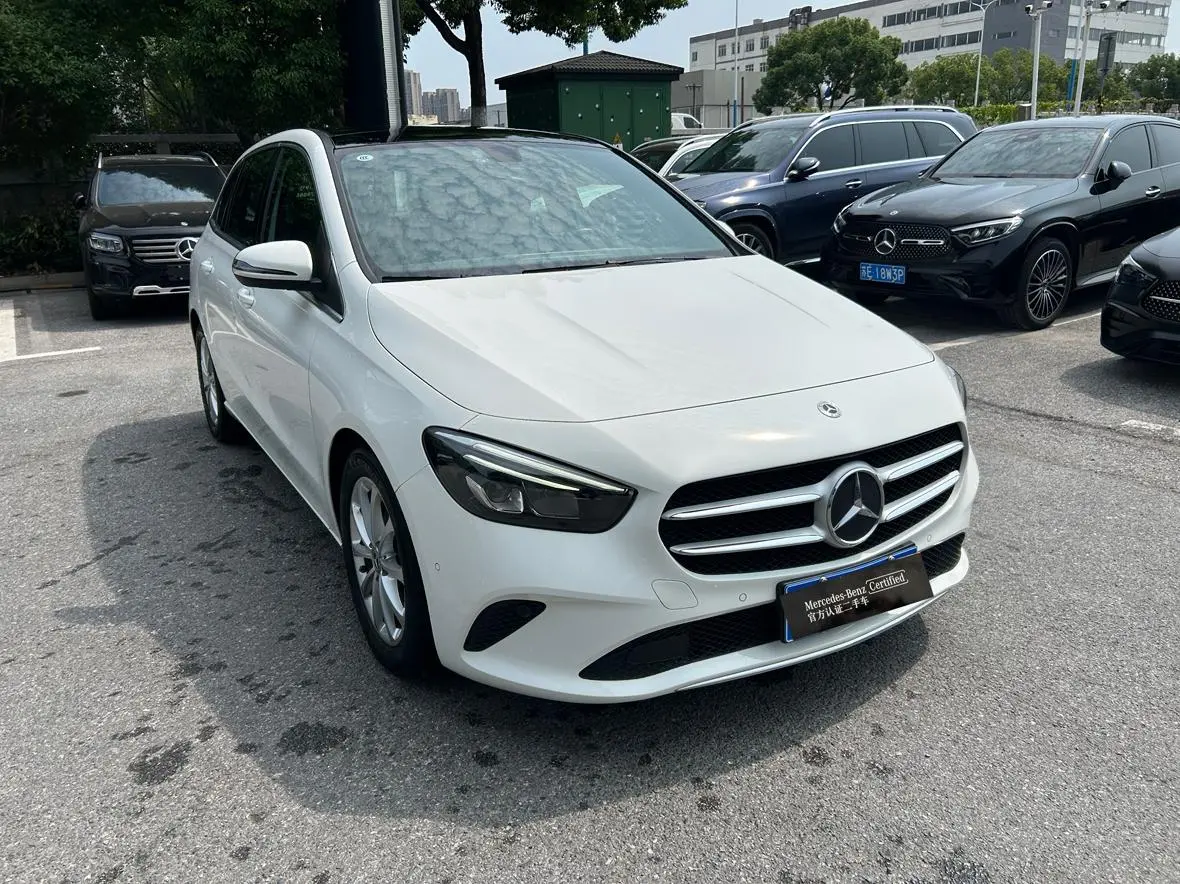 Mercedes-Benz B Class 2023 B 200 Fashion