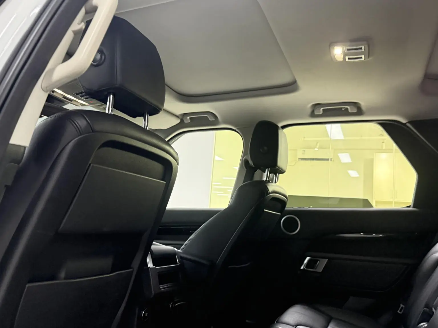 Land Rover Discovery 2018 3.0 V6 SE