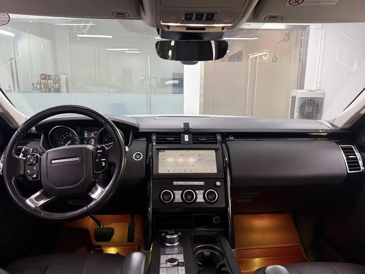 Land Rover Discovery 2018 3.0 V6 SE