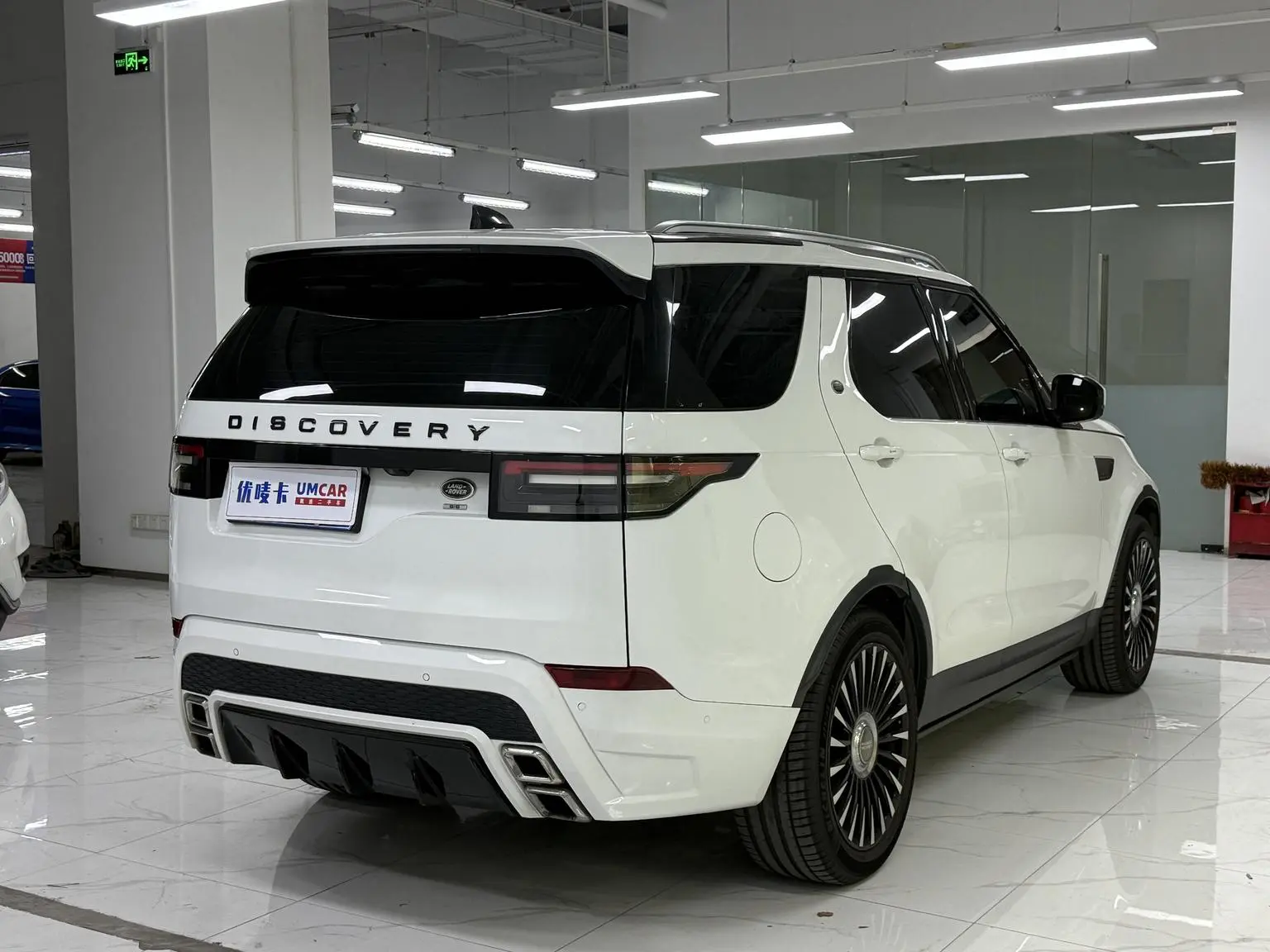 Land Rover Discovery 2018 3.0 V6 SE