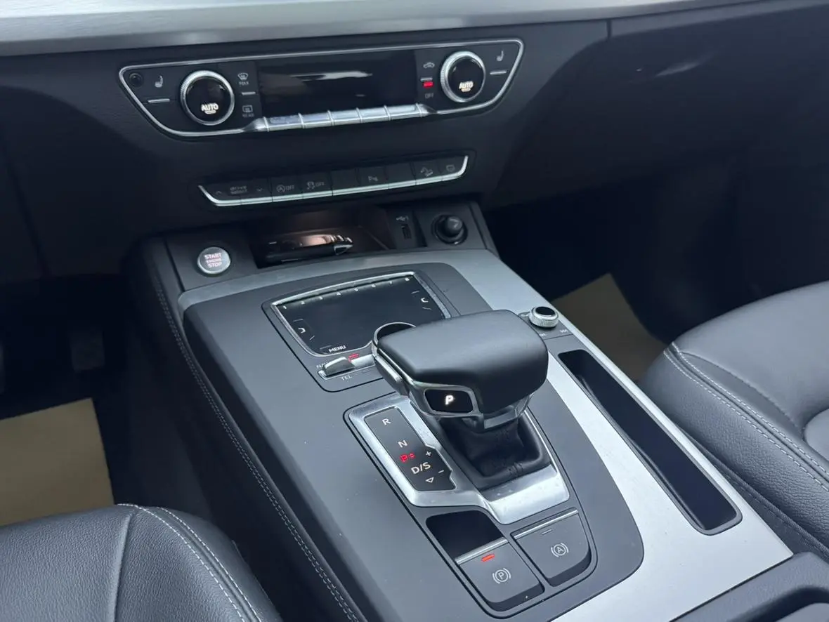 Audi Q5L 2020 40 TFSI Fashion