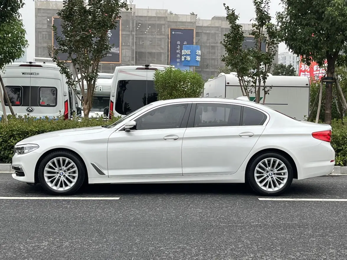 BMW 5 Series 2020 530Li Leading Luxury Package