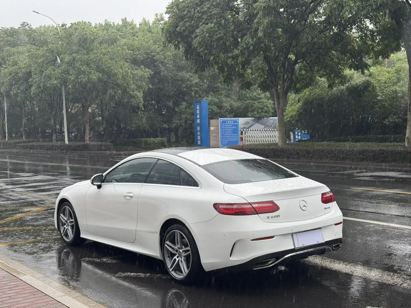 Mercedes-Benz E Class ( Import ) 2018 E 200 4MATIC Coupe