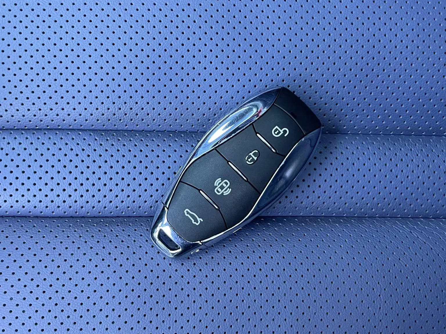 Hongqi HS3 2023 2.0T 4WD