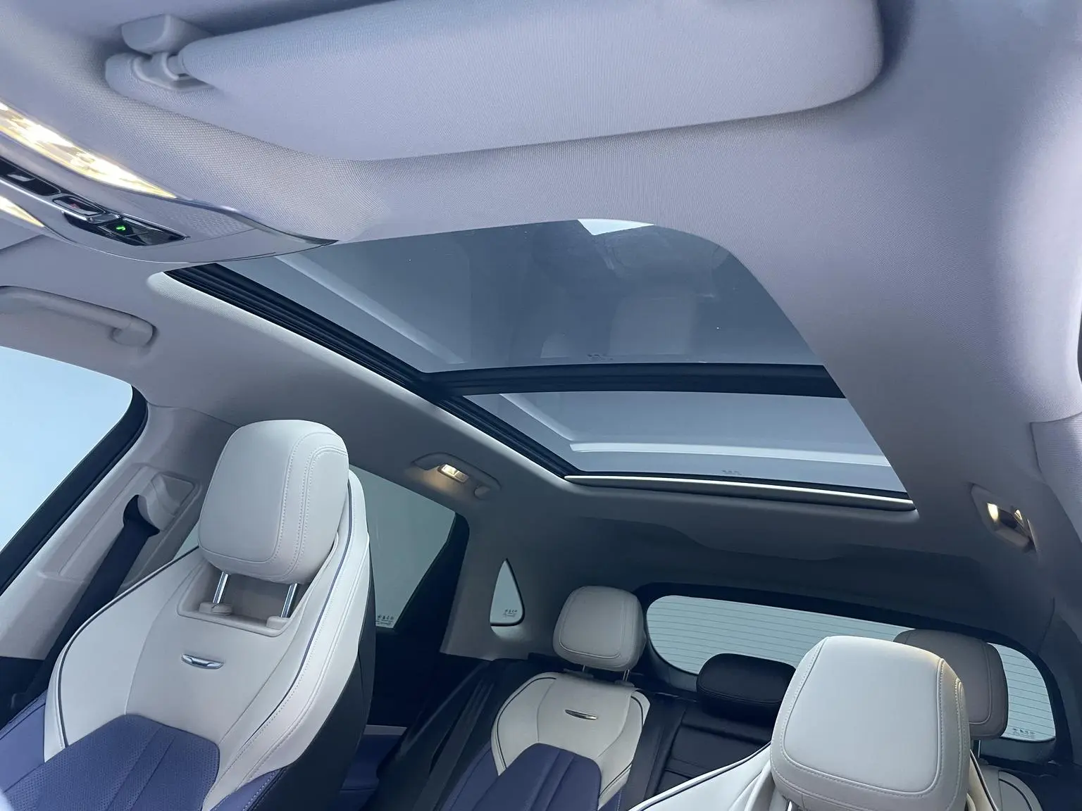 Hongqi HS3 2023 2.0T 4WD