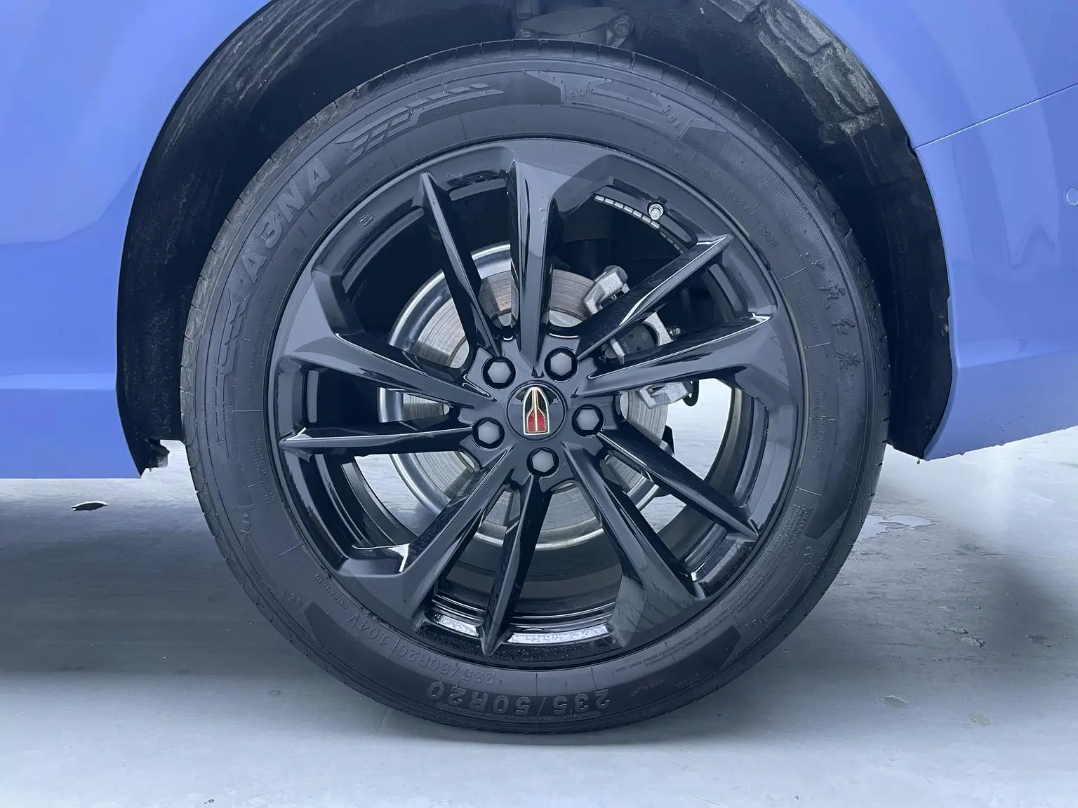 Hongqi HS3 2023 2.0T 4WD
