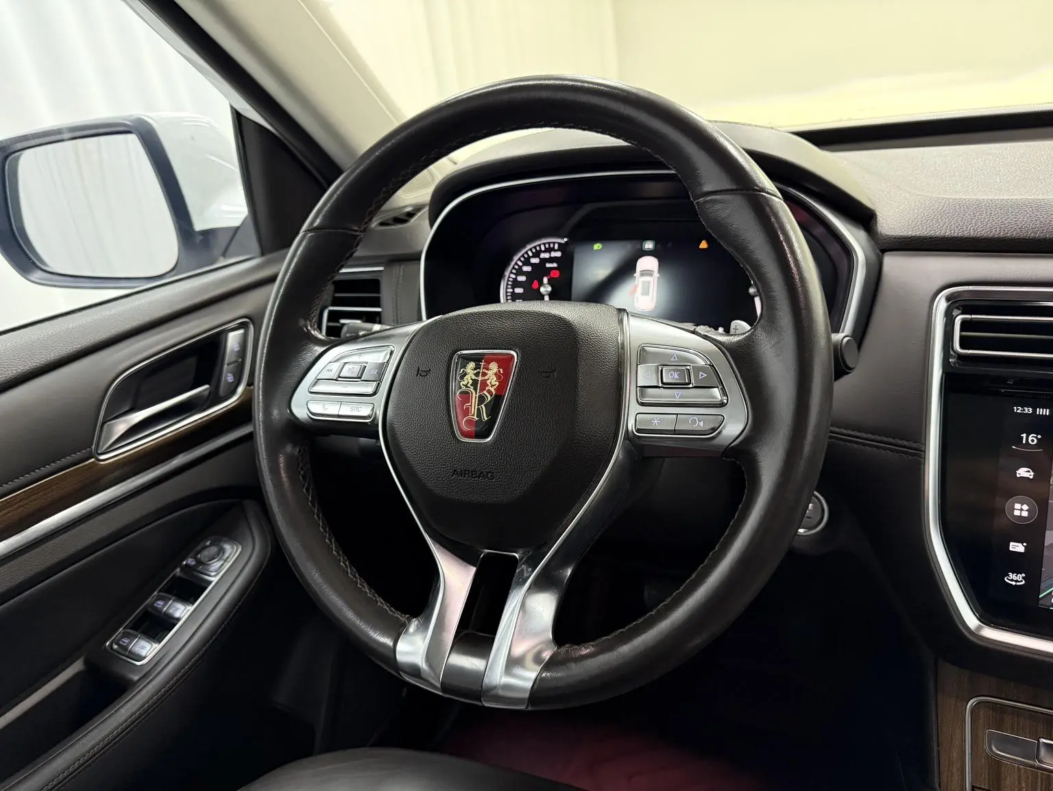 Roewe RX8 2019 30T Smart Connected 2WD Flagship