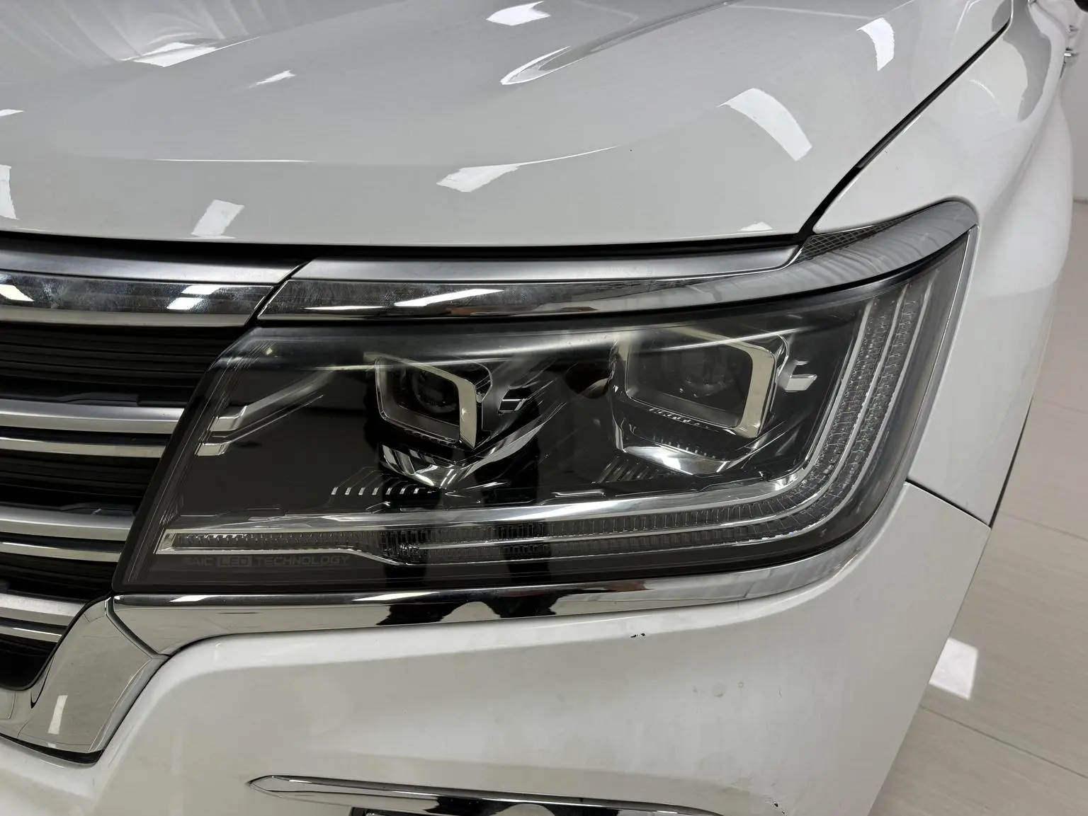 Roewe RX8 2019 30T Smart Connected 2WD Flagship