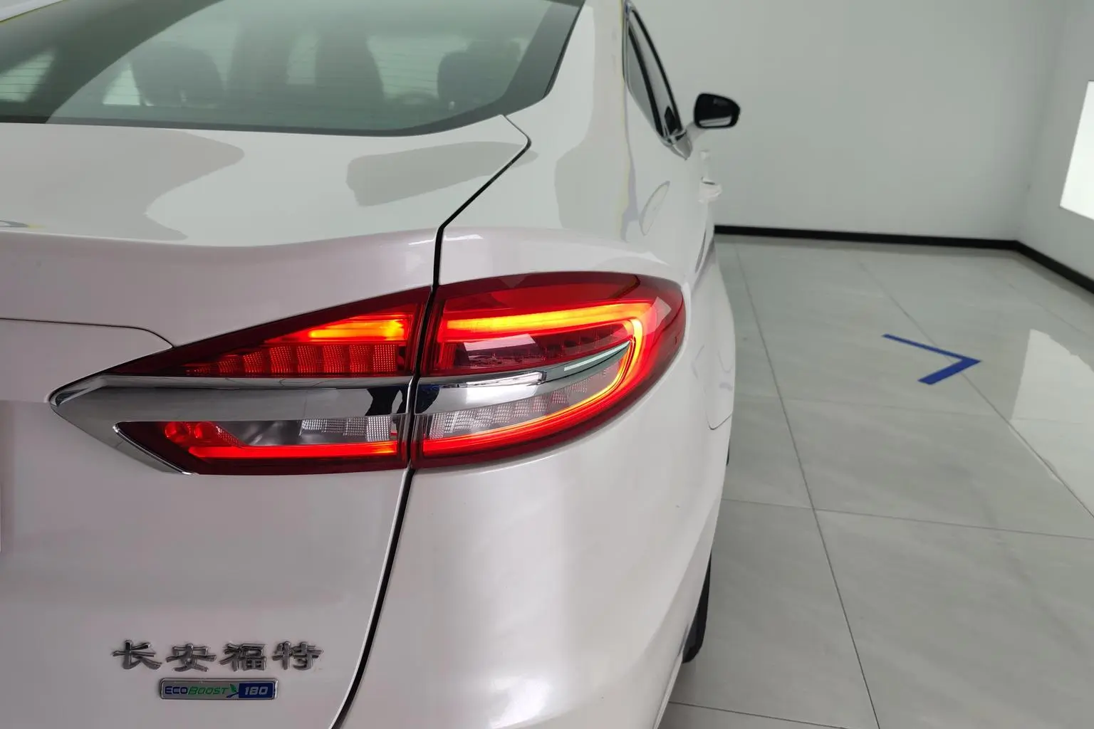 Ford Mondeo 2018 EcoBoost 180 Smart Fashion China V