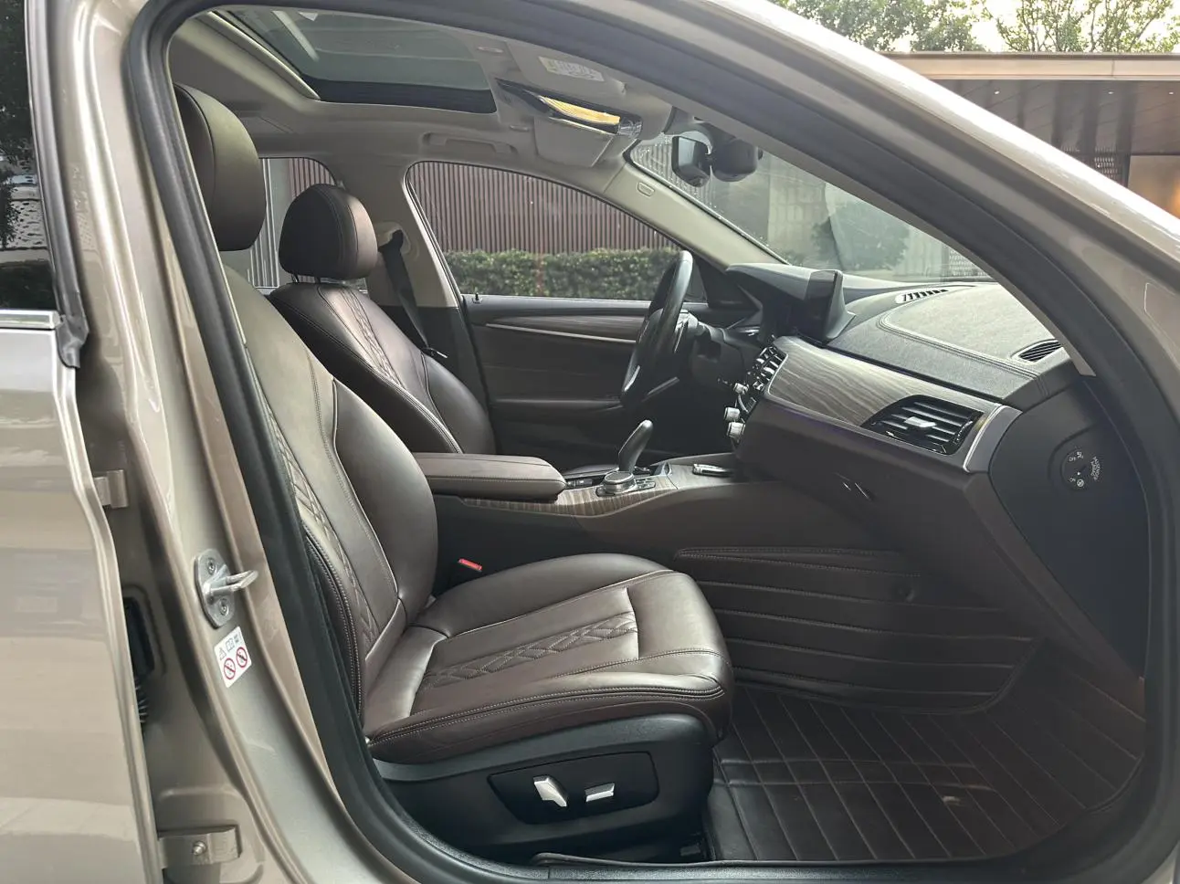 BMW 5 Series 2019 530Li Leading Luxury Package