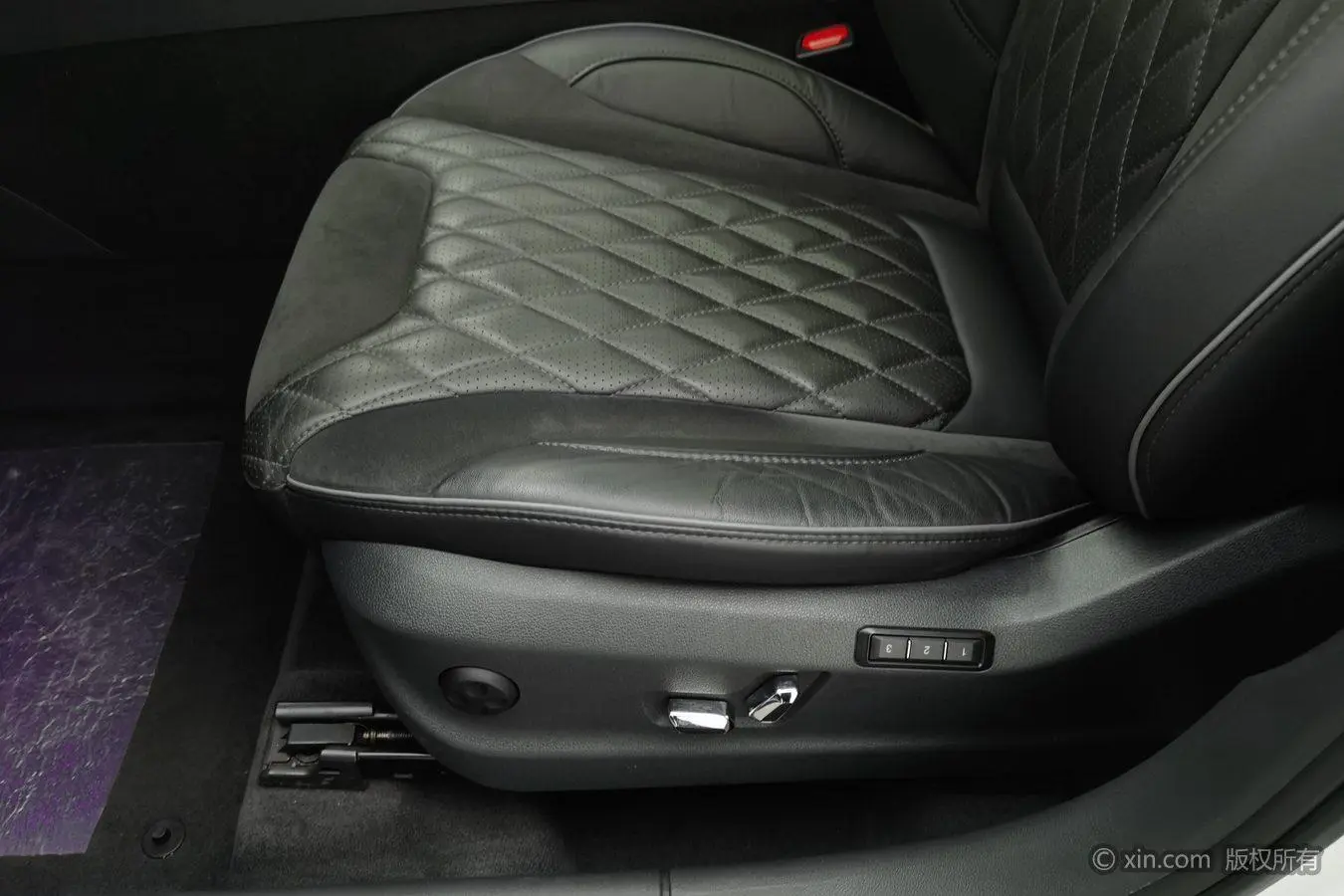 Hongqi HS5 2019 2.0T Smart Connected 4WD