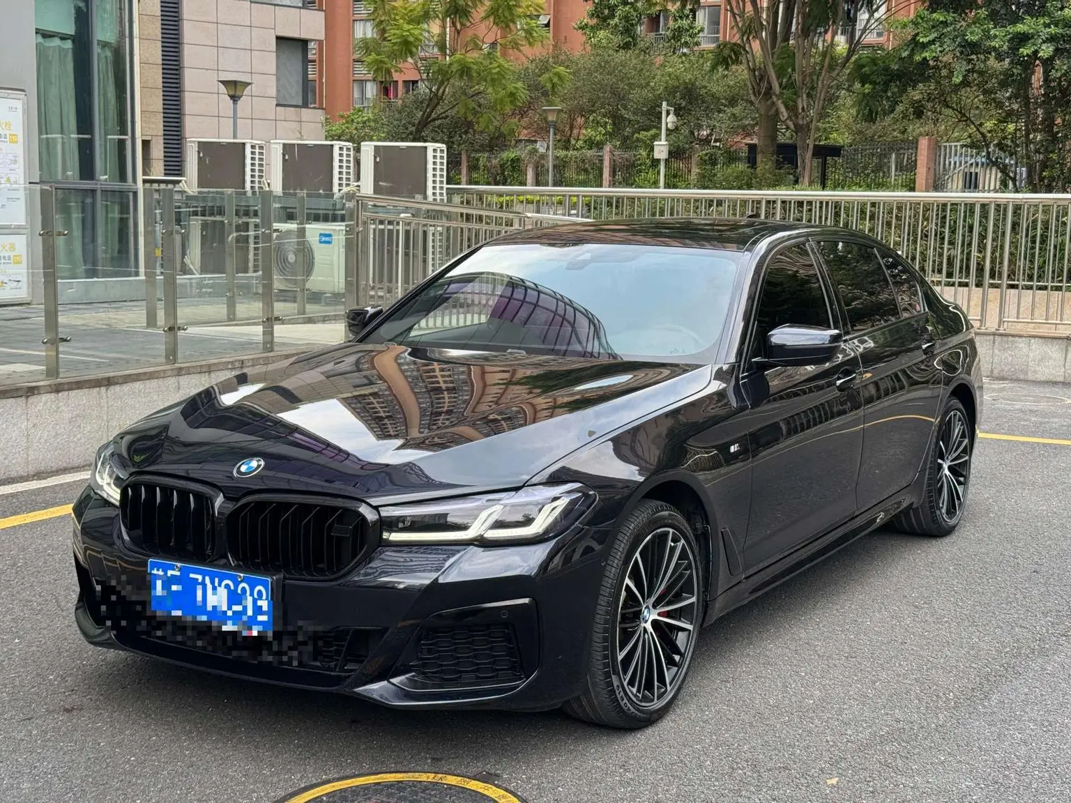 BMW 5 Series 2021 530Li Leading M Sport Package
