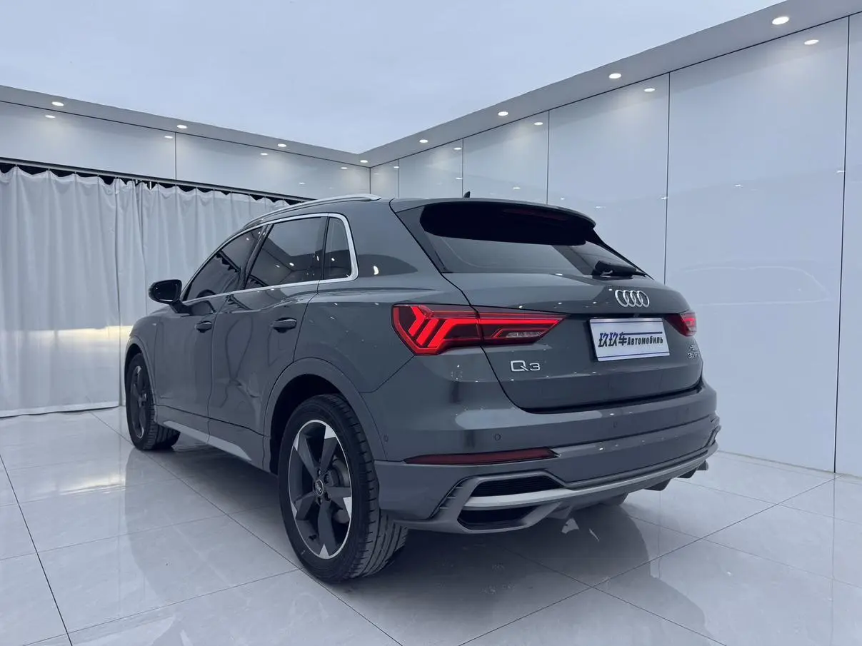 Audi Q3 2022 35 TFSI Dynamic Fashion