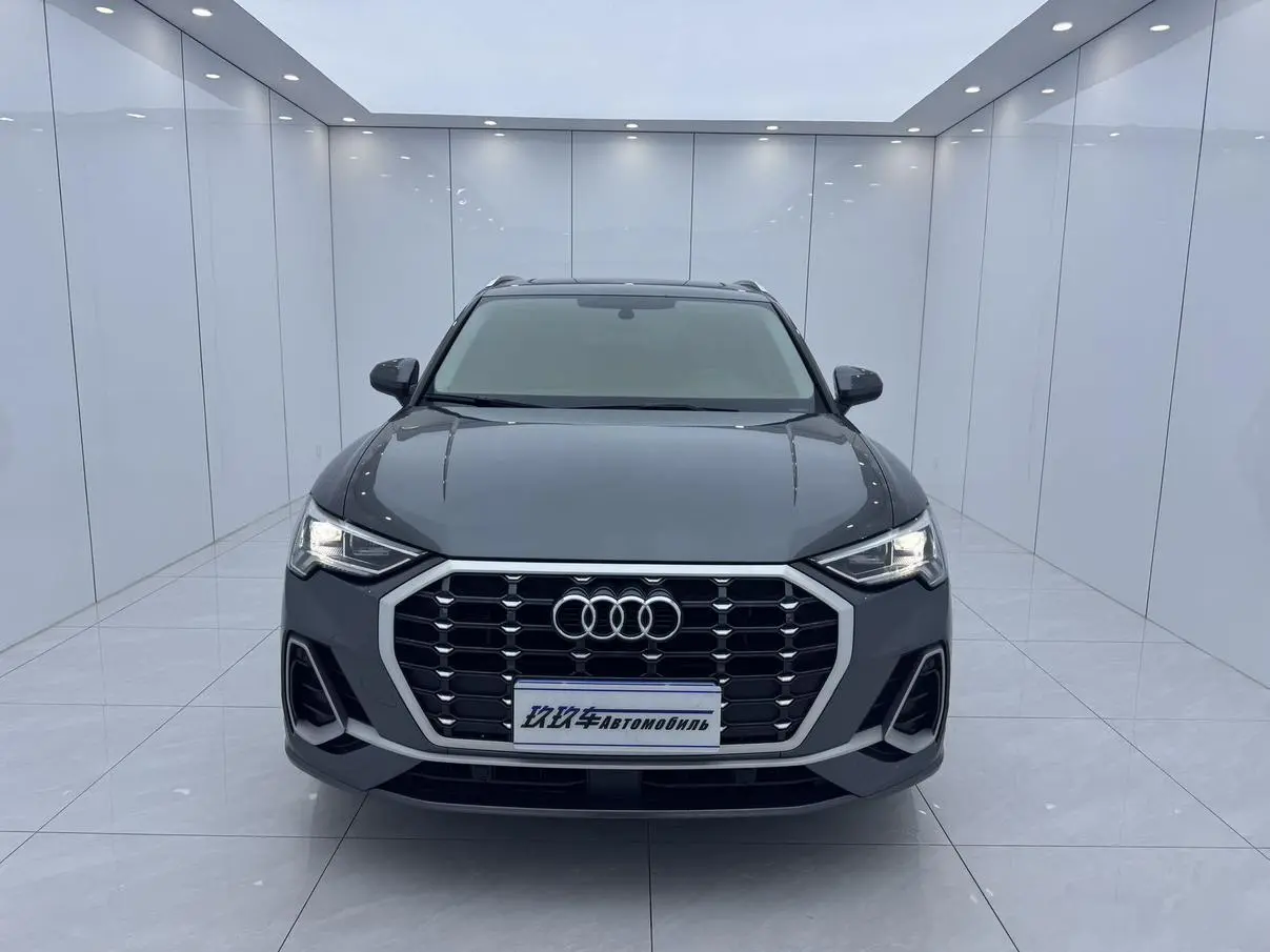 Audi Q3 2022 35 TFSI Dynamic Fashion