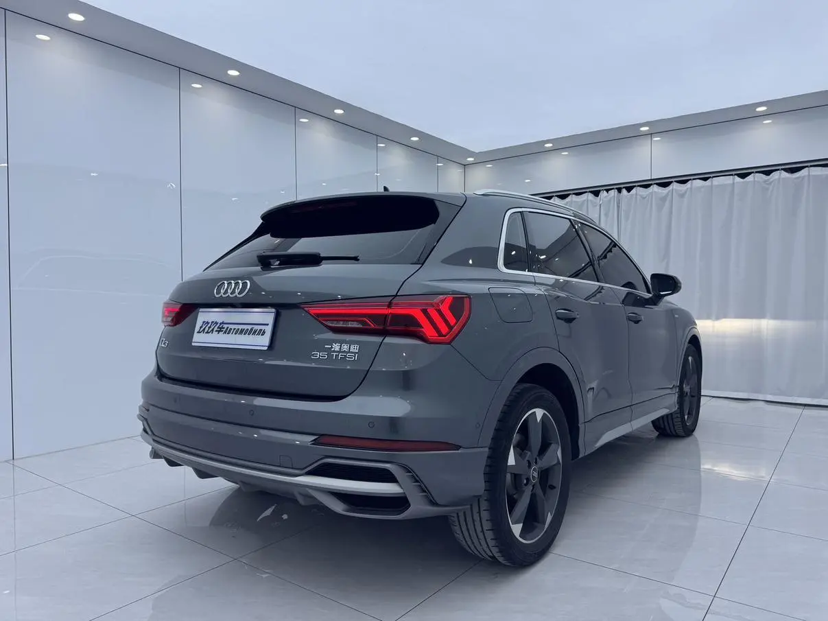 Audi Q3 2022 35 TFSI Dynamic Fashion