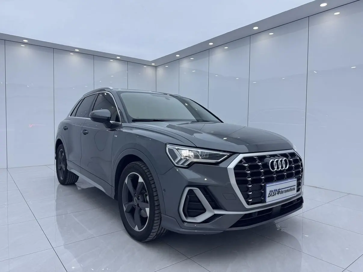 Audi Q3 2022 35 TFSI Dynamic Fashion
