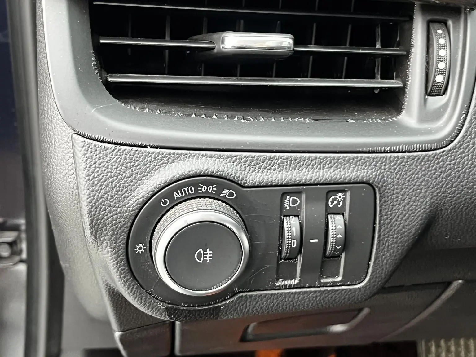 Buick Envision 2021 532T 2WD Leading