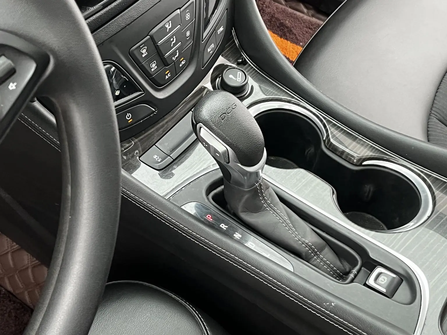 Buick Envision 2021 532T 2WD Leading