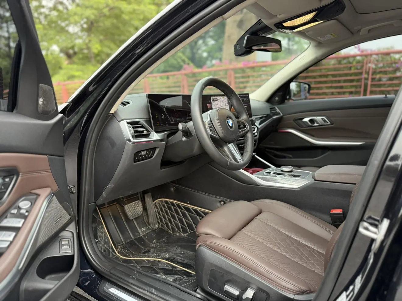 BMW 3 Series 2023 325Li M Sport Shadow Night Package