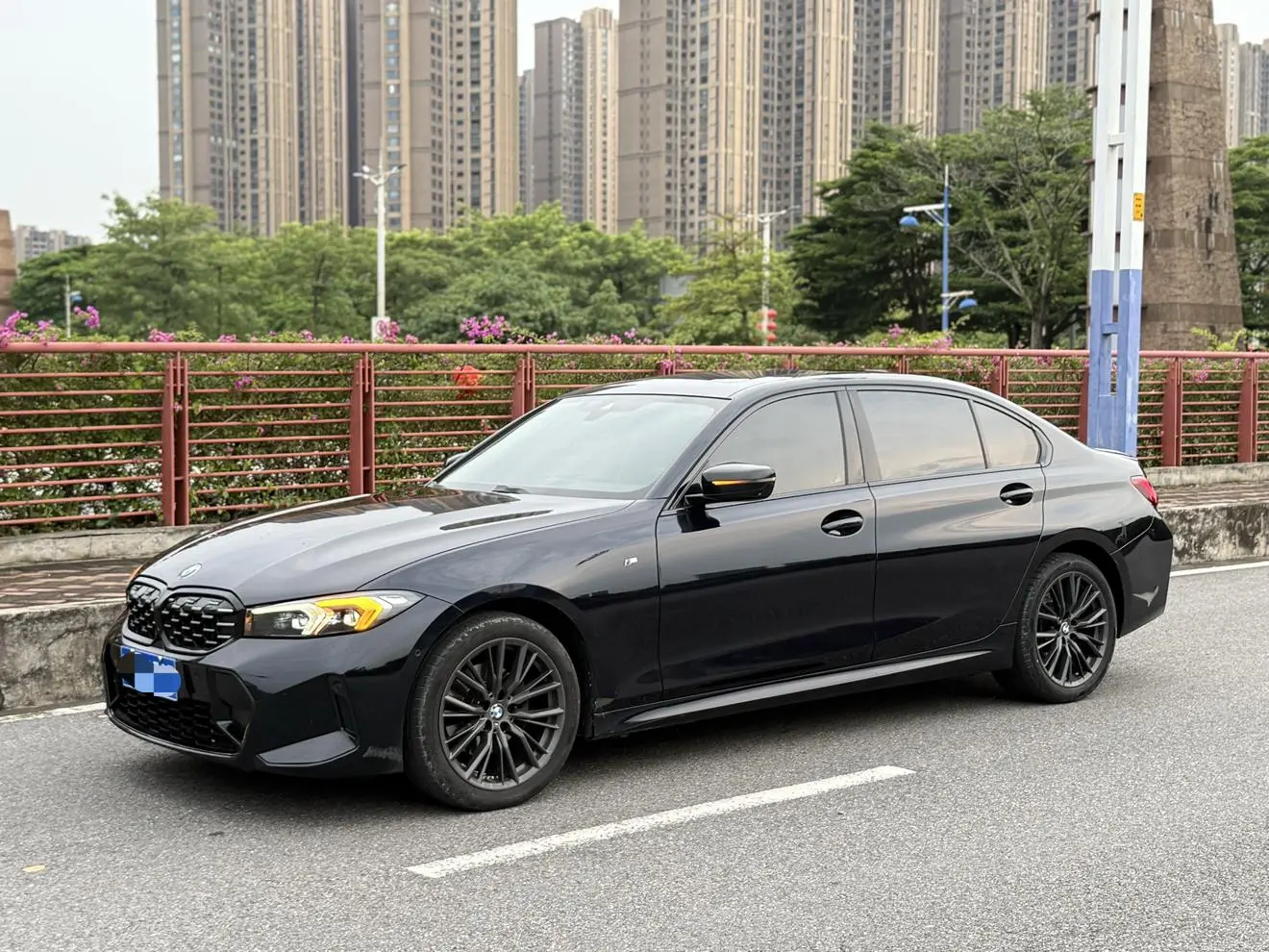 BMW 3 Series 2023 325Li M Sport Shadow Night Package