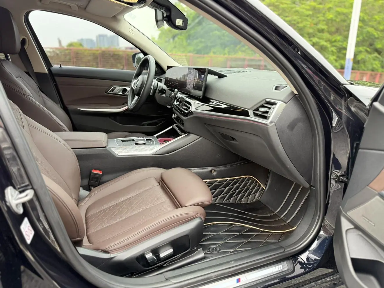 BMW 3 Series 2023 325Li M Sport Shadow Night Package