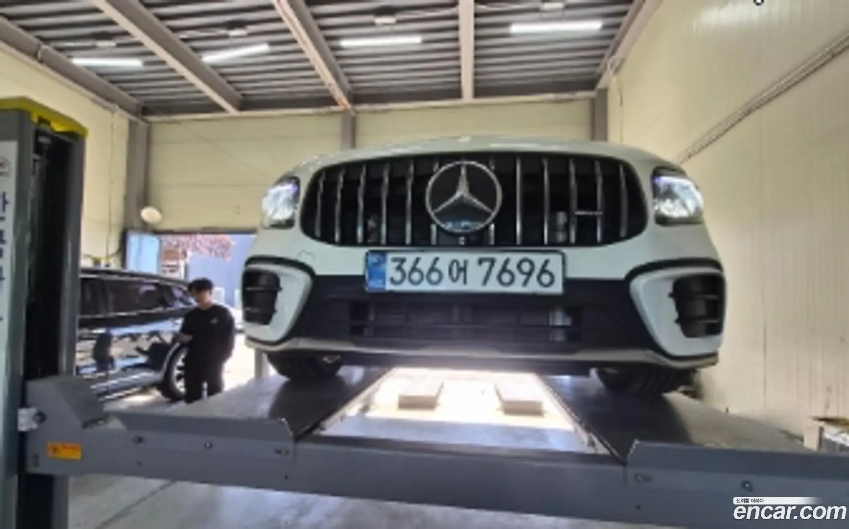 Mercedes-Benz GLB-Class AMG GLB35 4MATIC 2023