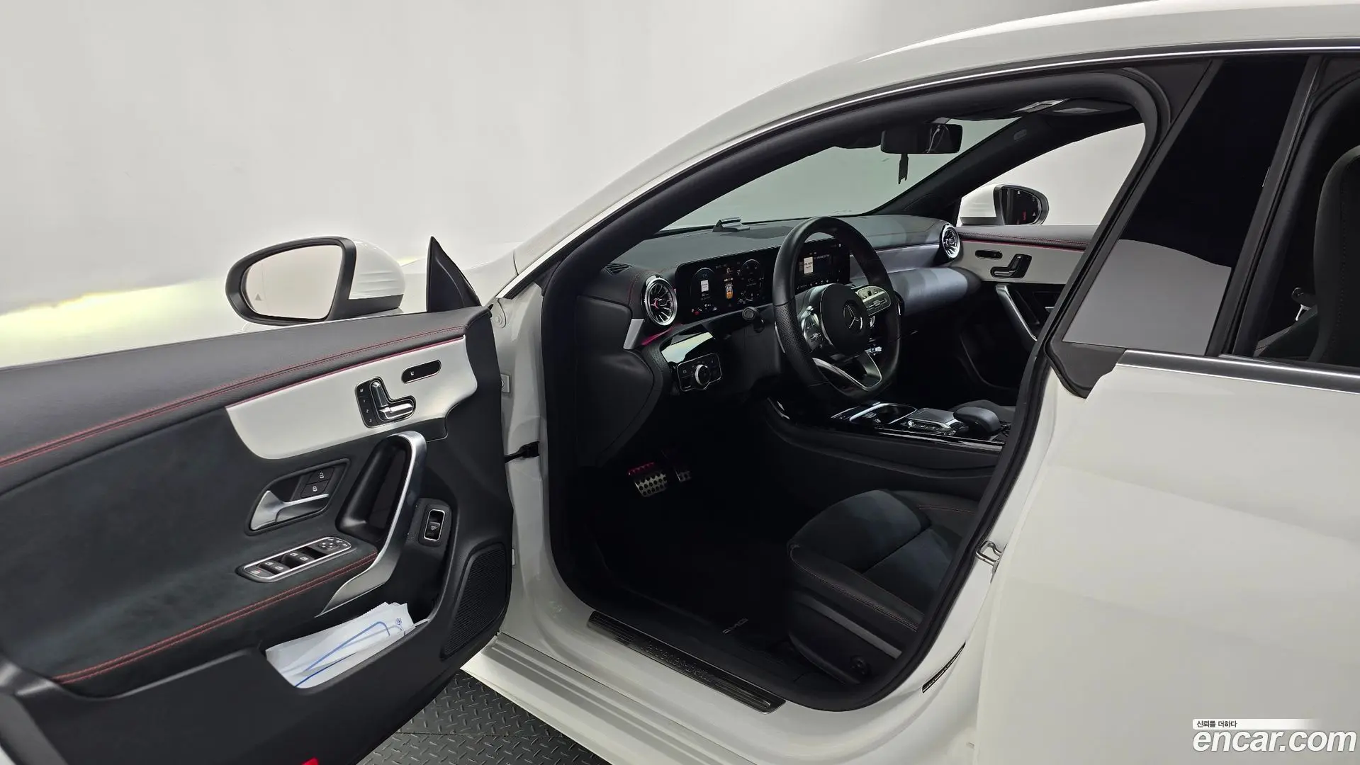Mercedes-Benz CLA-Class CLA250 4MATIC 2023