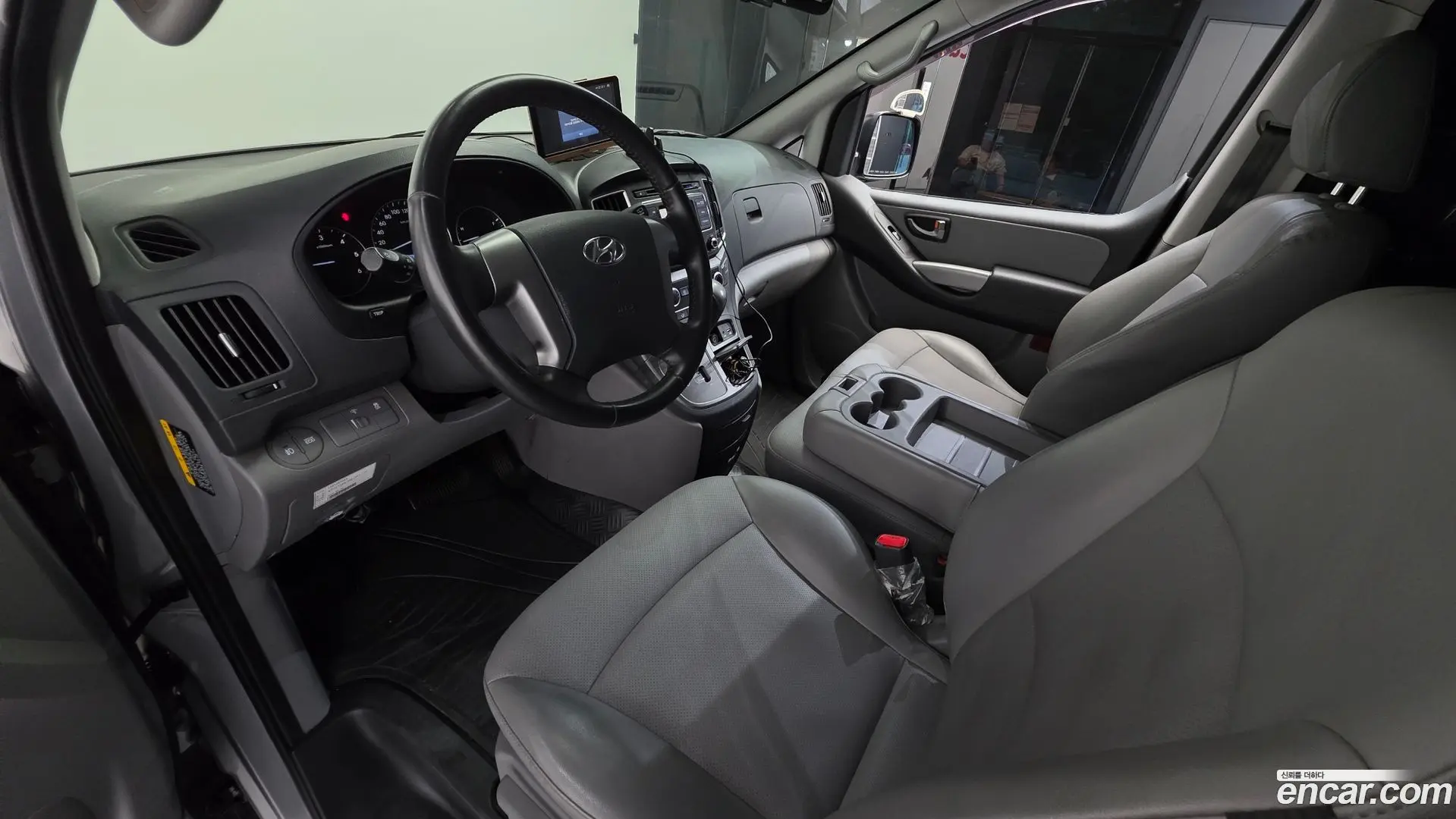 Hyundai Starex Van 3-Seater