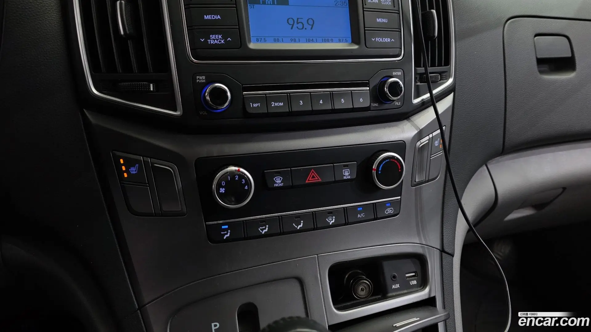Hyundai Starex Van 3-Seater
