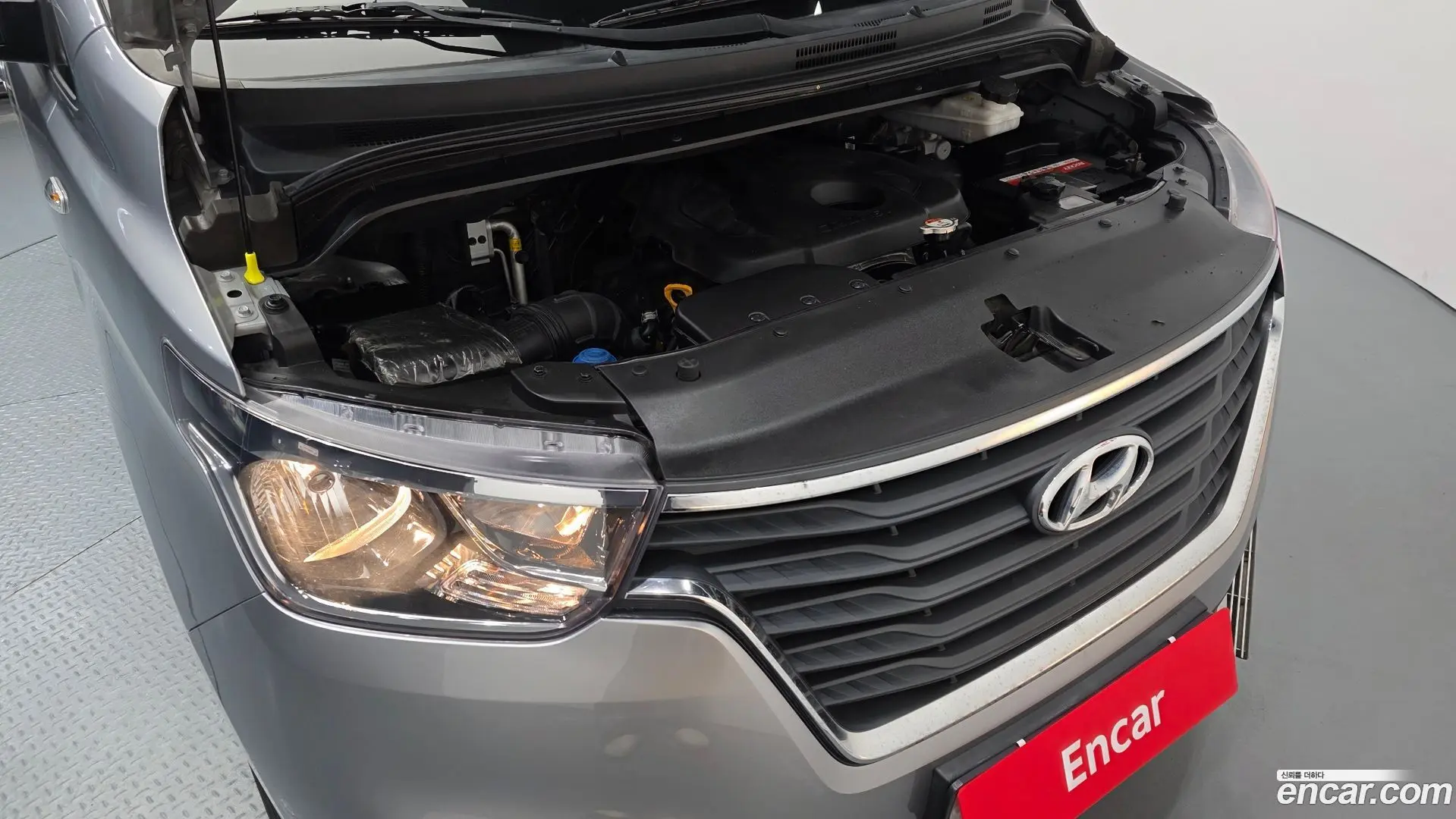 Hyundai Starex Van 3-Seater
