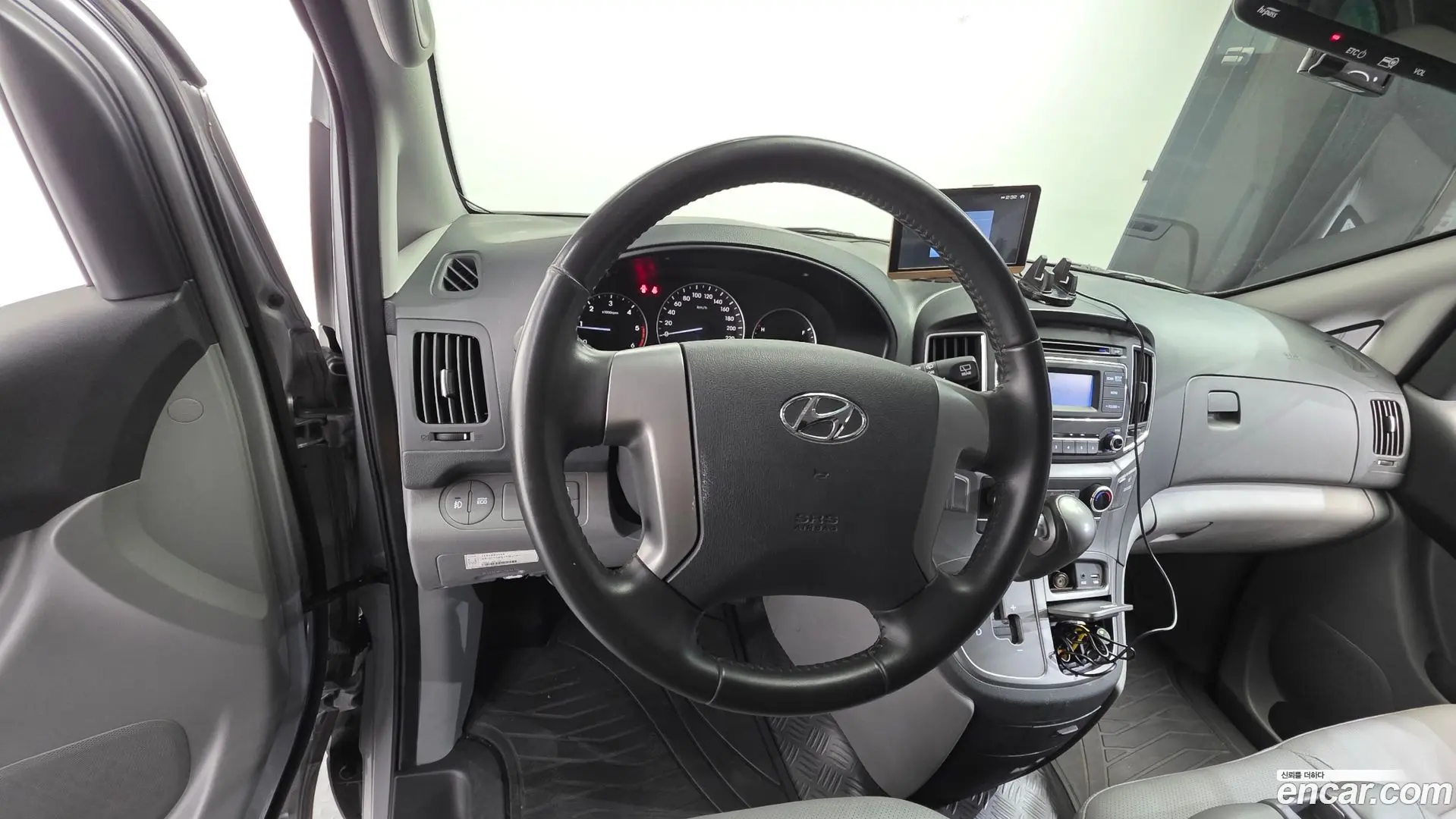 Hyundai Starex Van 3-Seater