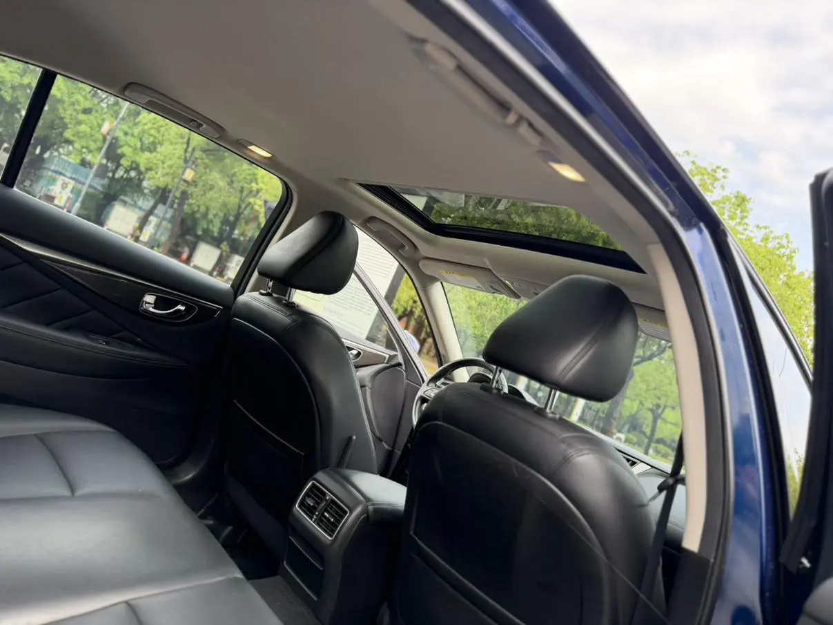 Infiniti Q50L 2018 2.0T Comfort China VI