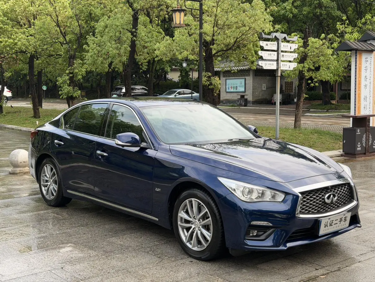 Infiniti Q50L 2018 2.0T Comfort China VI