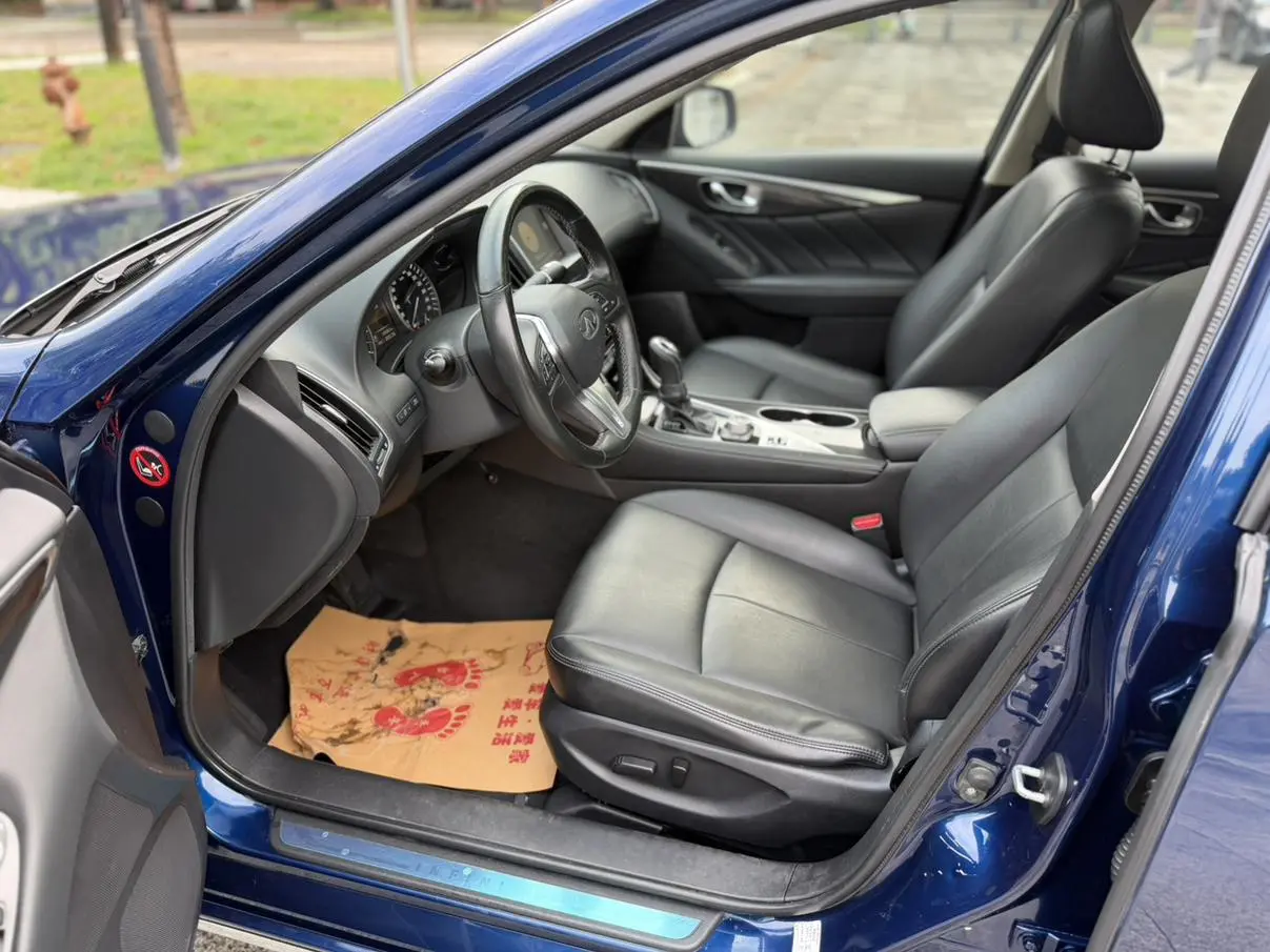 Infiniti Q50L 2018 2.0T Comfort China VI