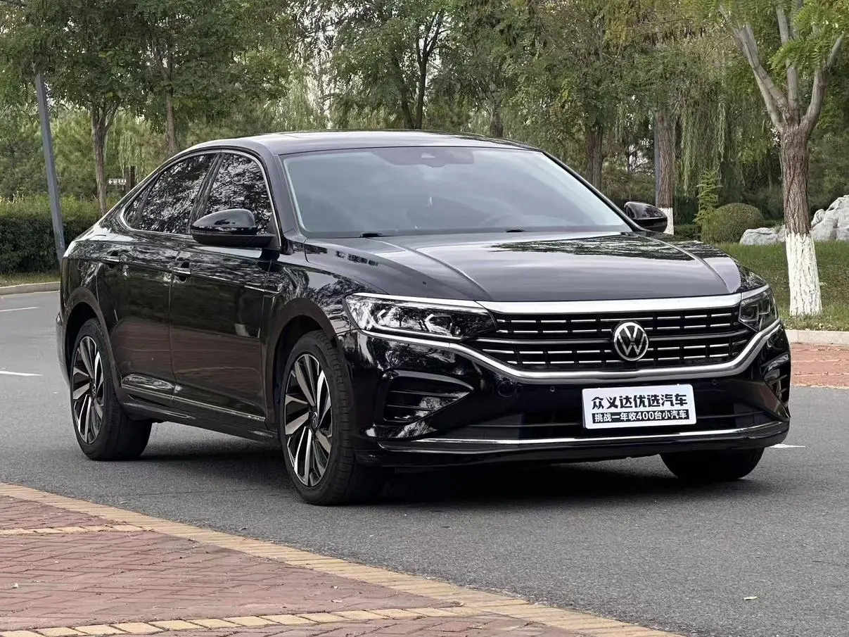 Volkswagen Passat 2022 330TSI Luxury