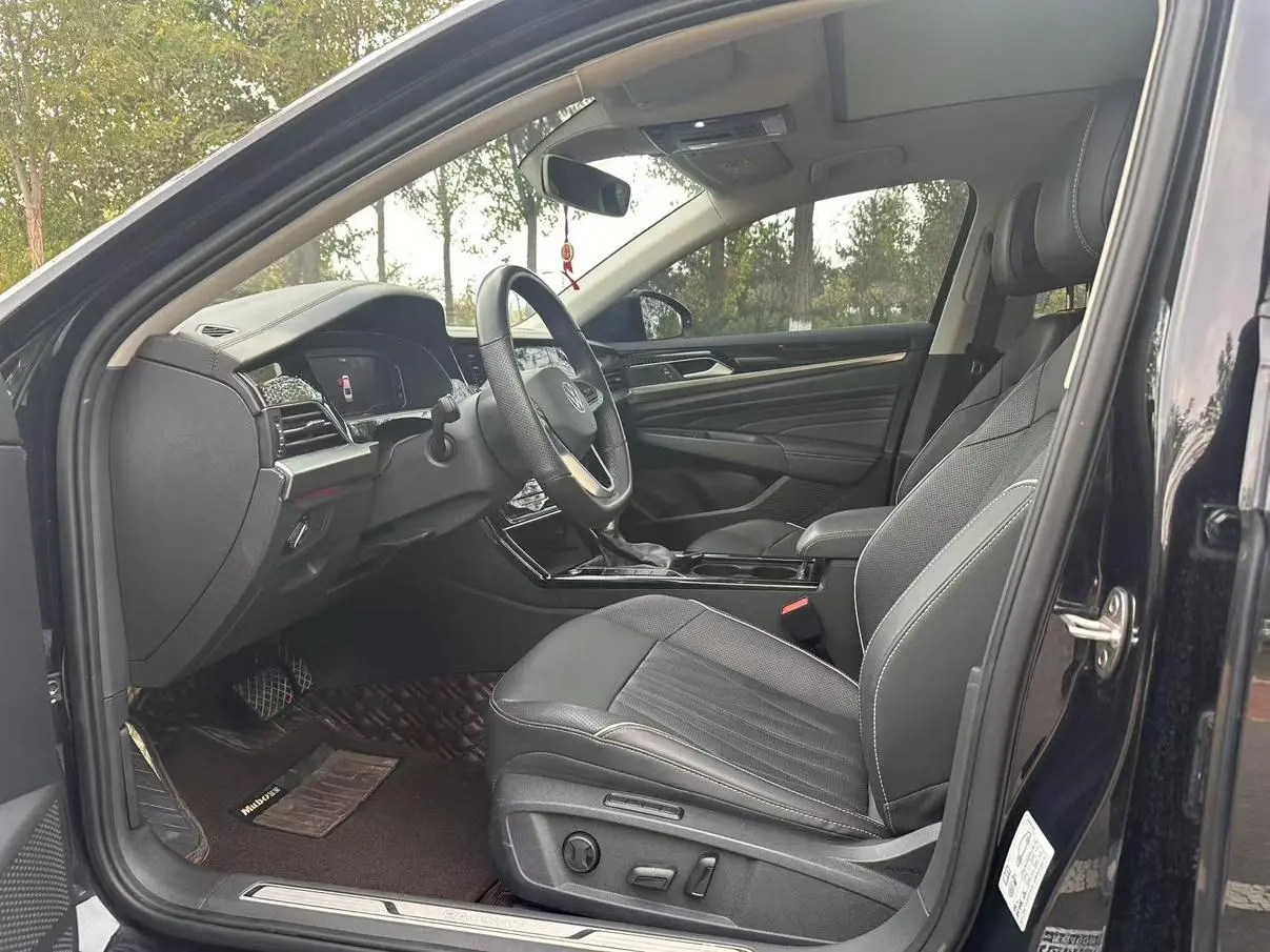 Volkswagen Passat 2022 330TSI Luxury