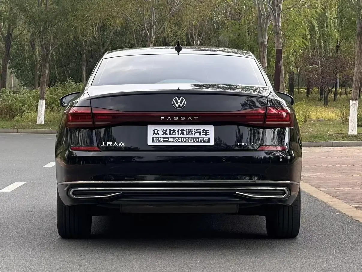Volkswagen Passat 2022 330TSI Luxury