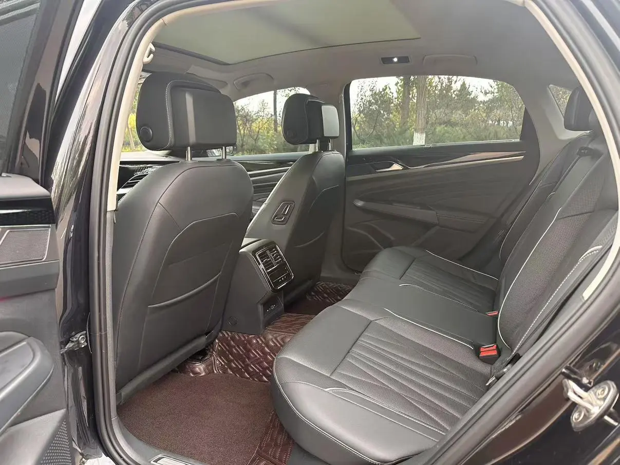 Volkswagen Passat 2022 330TSI Luxury