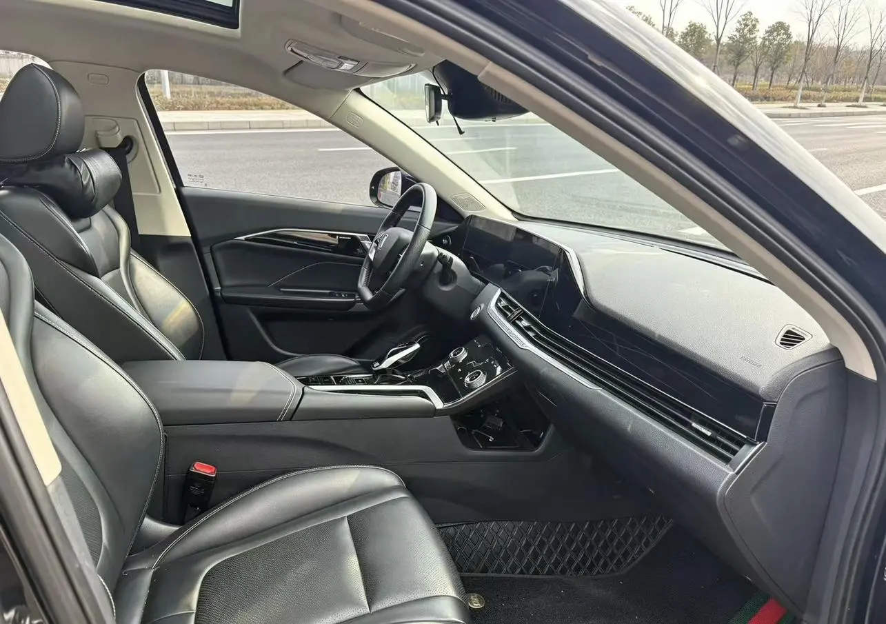 Bestune B70 2023 3rd Gen 1.5T Auto 70 Anniversary Commemorative