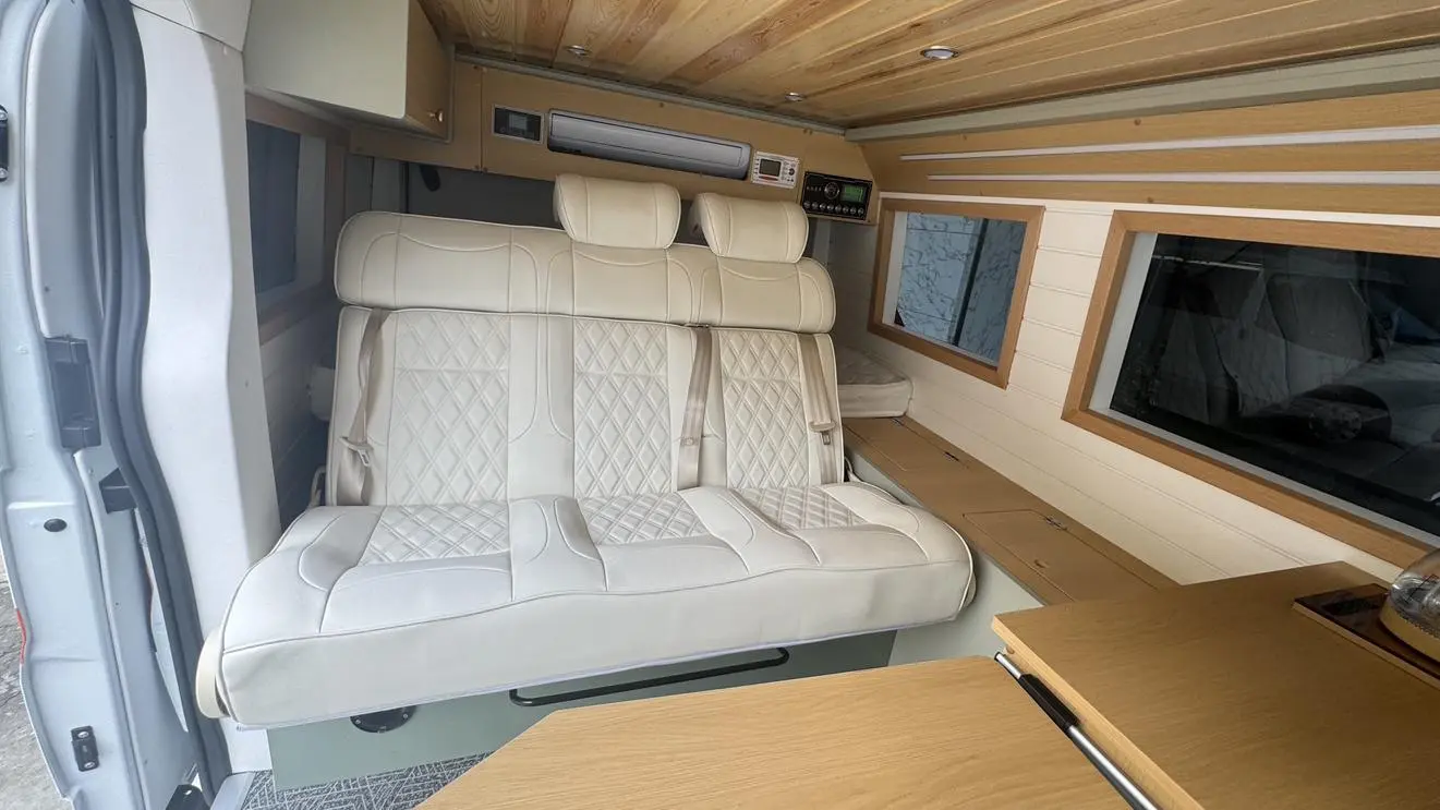 2023 2.0T Auto Diesel Business 7 seat
