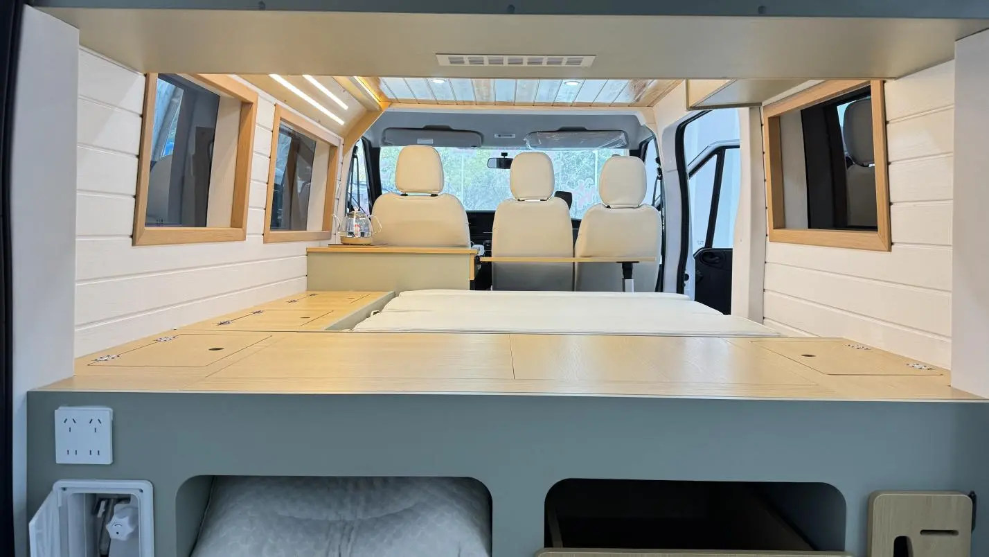 2023 2.0T Auto Diesel Business 7 seat